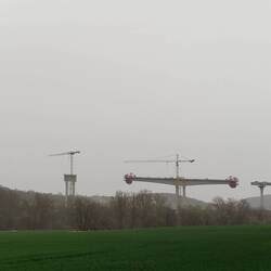 Neue Brücke über das Saaletal