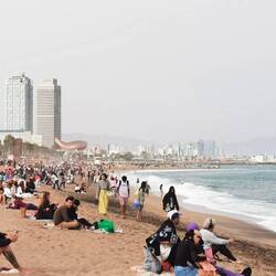 Ungewohntes Bild - ein Stand voller angezogener Leute 😉