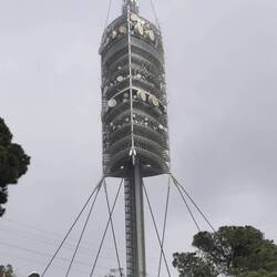 Diesmal kitzelt der Mast die Wolken