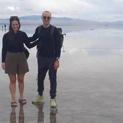 Trotz der Wolken ist es hell! Sonnenbrille auf oder Augen zusammenkneifen!