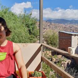 Am nächsten Morgen in Tilcara gibts Frühstück auf dem Balkon 😇