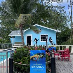 Snuba ist eine Mischung aus Schnorcheln & Tauchen