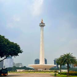Monumen Nasional = irgend eine Säule 🫣