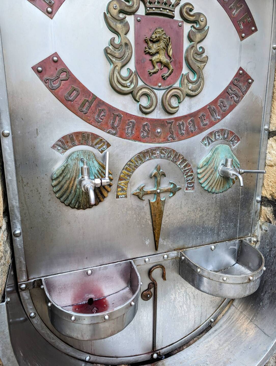 The famous wine fountain