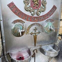 The famous wine fountain