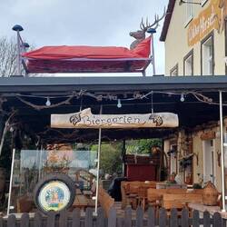 ....mit sehr auffälliger Werbung!