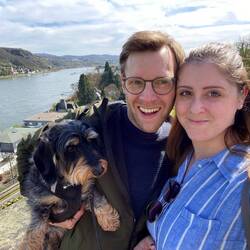 Ausblick vom Kirchberg mit schönen Menschen und niedlicher Dackelette 😍