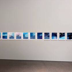 Hier hat sie ihren Alterungsprozess mit eigenen Textilien (Blusen, Schals) verarbeitet & dargestellt