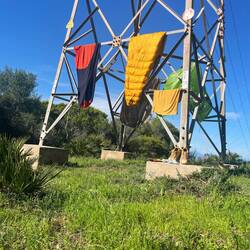 Kurz vor Schluss trocknete ich noch mein Zelt vom Morgentau, sodass..