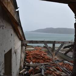 Chaos sur fond de lac