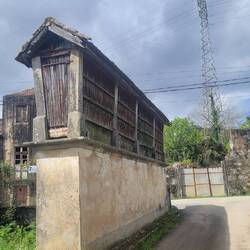 More corn cribs as I head north.