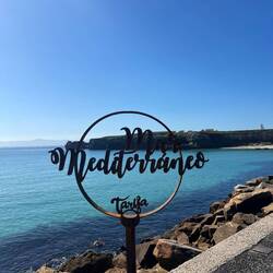 Links das Mittelmeer