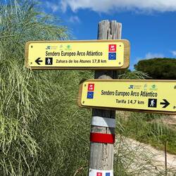 Wanderweg und Radweg