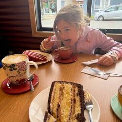 Quick pit stop for cake and hot chocolate!