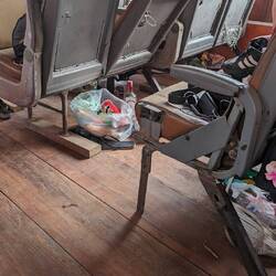 Mismatch of seats, definitely not bolted to the ground