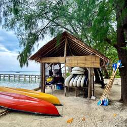 hier können wir Kanu fahren, SUP ausleihen, schnorcheln, Tischtennis spielen