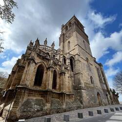 Cathédrale St-Nazaire (13. – 15. Jh.).