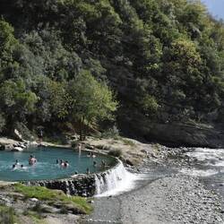 Bassin d'eaux thermales