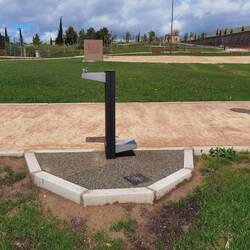 Oft gibt es hier solch doppelte Wasserspender, für Mensch und Hund.