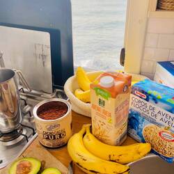Zeit für unser Lieblingsfrühstück 🍌🥑🤤🥣