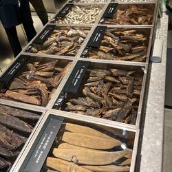 Getrockneter Fisch u.a. für Suppen... genau so riecht es auch