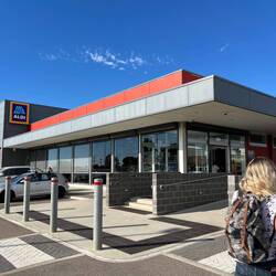 In Geraldton decken wir uns wieder mit Lebensmitteln ein, u.a. in dem letzten Aldi