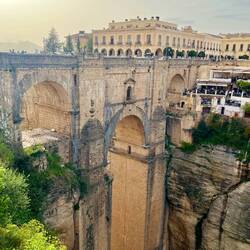 .. mich die Schlucht und ihre Brücke aufs Neue.