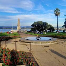 Ein grüner Spot direkt neben der Stadt