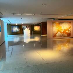 ... das Bild rechts ist zu kaufen. 360000 Bath.