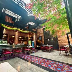 nettes Restaurant an der Baywalk Mall, die Mall war aber mal so richtig Schrott