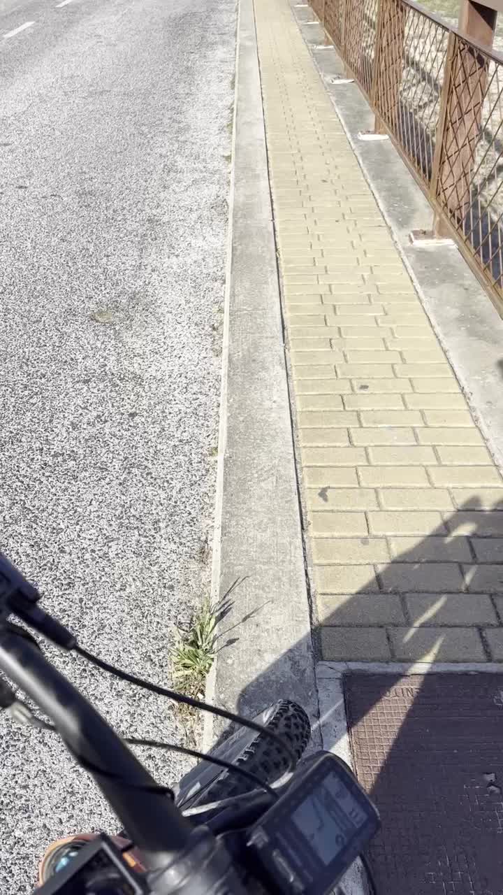 Am Fährhafen von Troja