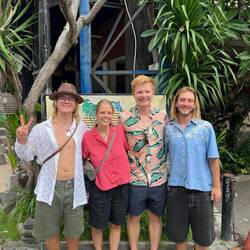 Zwei auf Weltreise, zwei auf Asienreise = auf Bali getroffen ❤️