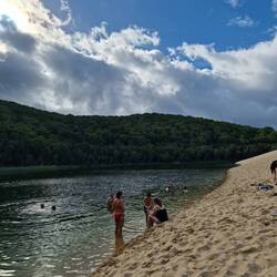 ...wieder ein wundervoller, etwas tieferen und kühleren Badesee...mit vielen grossen Fischen 😅