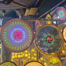 Buddhistische Lichtspiele