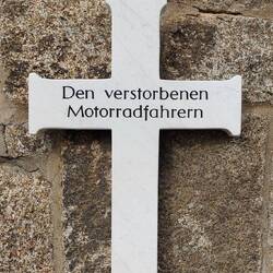 Kreuz an der Klostermauer!🙄