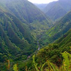 Ausblicke tief in Täler ....