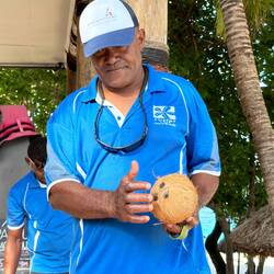 Bucks bei der Kokosnussvorführung