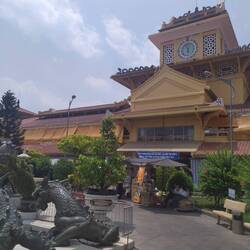 Binh Tay market
