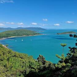 eine kleine Wanderung über unbewohnte Inseln, ein bisschen wie Robinson Crusoe