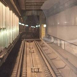 In der ersten Reihe in der Metro