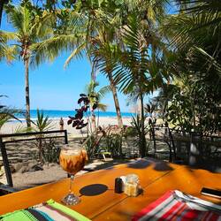 Frühstück am Meer in Sámara