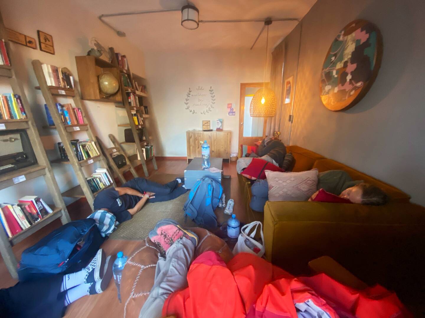 Wenn man morgens um 5:00 im Hostel ankommt und einchecken noch nicht geht 😁