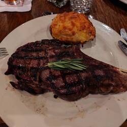 Habe unter dem ganzen Rosmarin kaum das Steak gefunden....