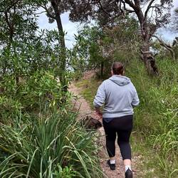 Kerry mit Susie am Weg zum Aussichtspunkt