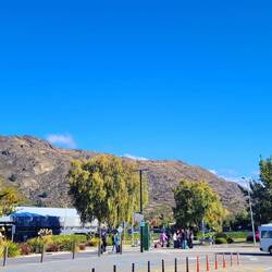 Queenstown empfing uns bei schönstem Wetter mit 15 Grad Celsius