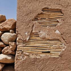 Construction de paille et de terre.