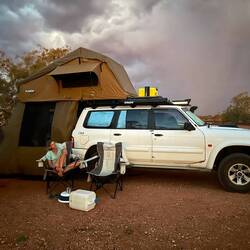 Unser Camp, diesmal wieder mit vollem Anbau - wegen der 🪰