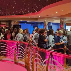 Riesen Andrang am Future Cruise Point