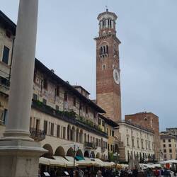 ... e la Torre dei Lamberti