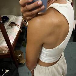 Die Bräune durchs Surfen war wild! Trotz Leica Shirt!